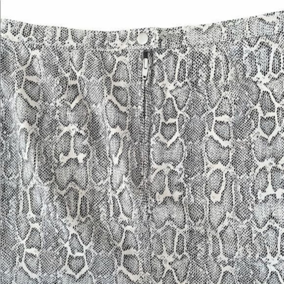 Free People Midnight Magic Snakeskin Mini SkirtSize 4 NWOT - Picture 8 of 11
